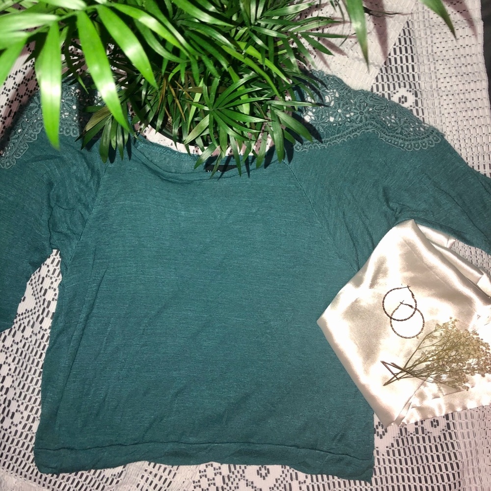 Soft turquoise crop top